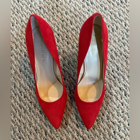Marc Fisher Red Suede Pumps Size 7.5M EUC Heels 3.5” tall - Picture 1 of 9
